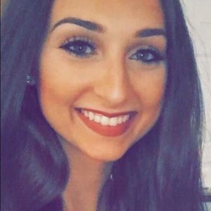 Meet your Posher, Thea